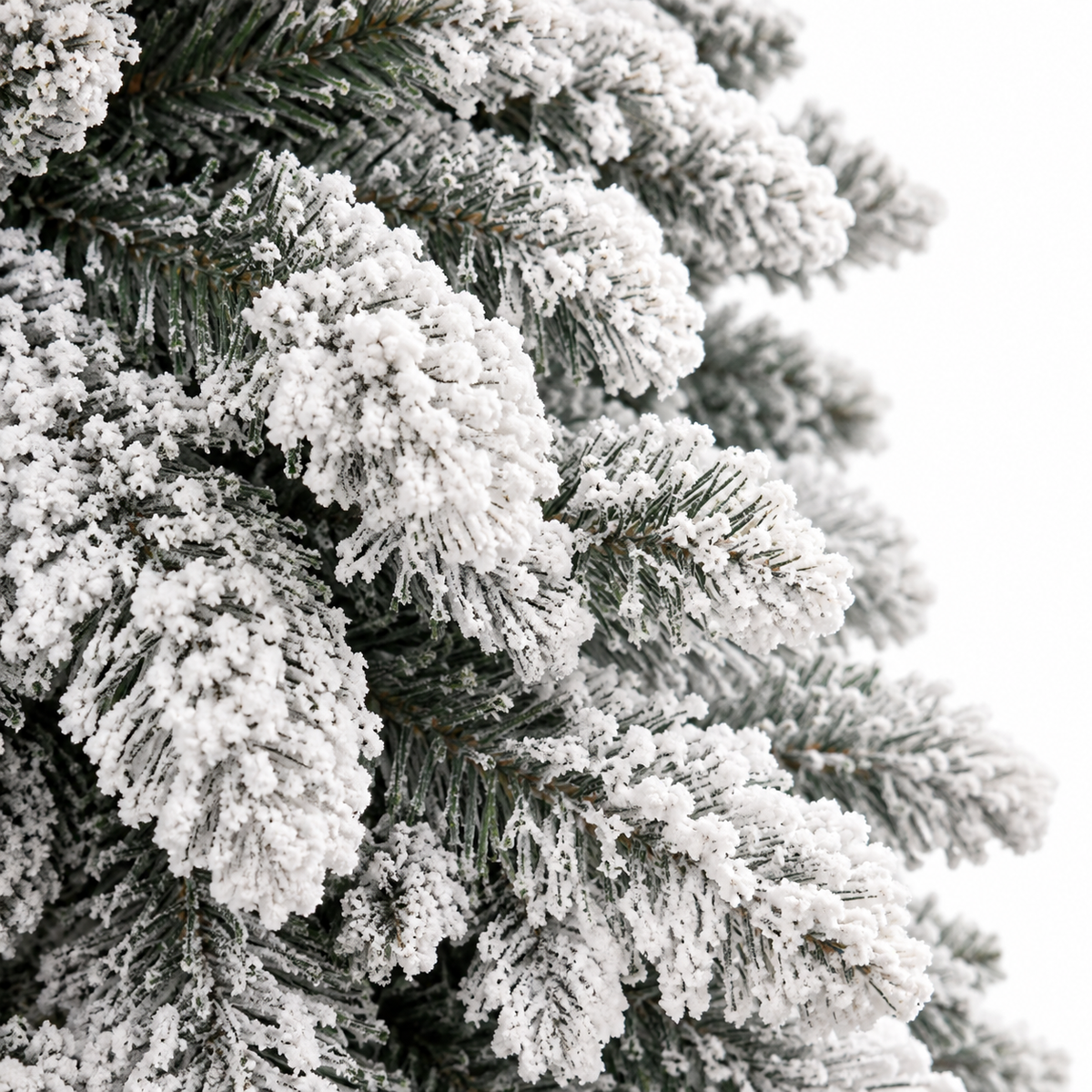 Sapin Crystal floqué dense silhouette élancée | Sapin Élégance